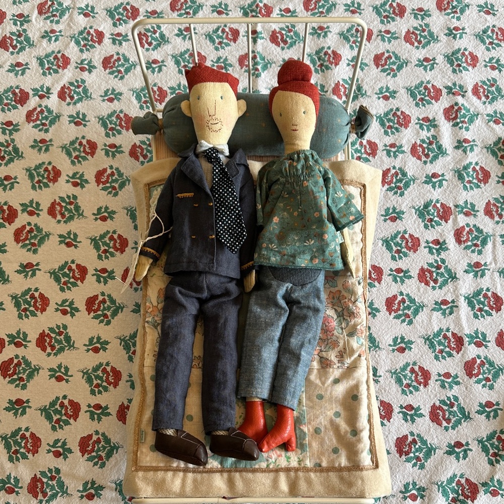 Maileg Retired Medium Metal Bed with Patchwork Quilt, pillow & mattress - Picture 3 of 6